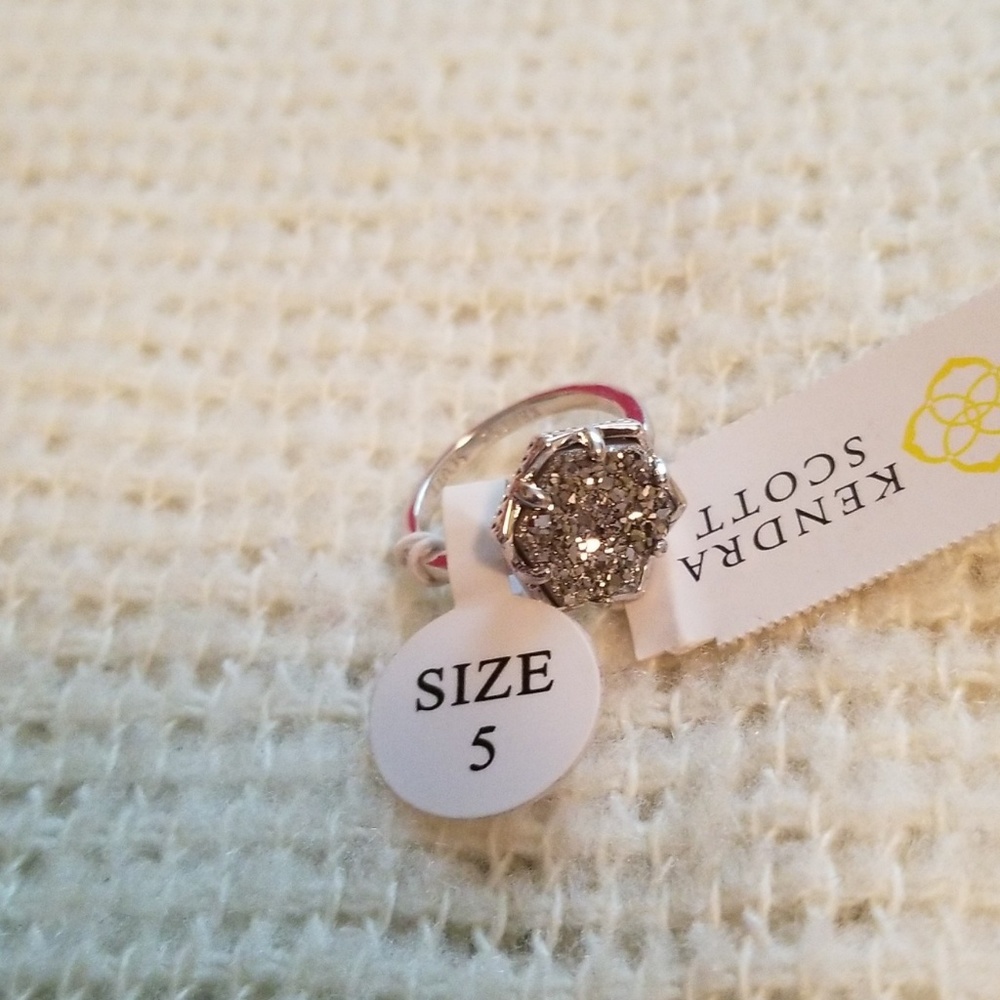 NWT Kendra Scott ring